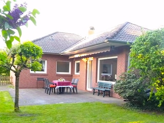 Terrasse mit Garten