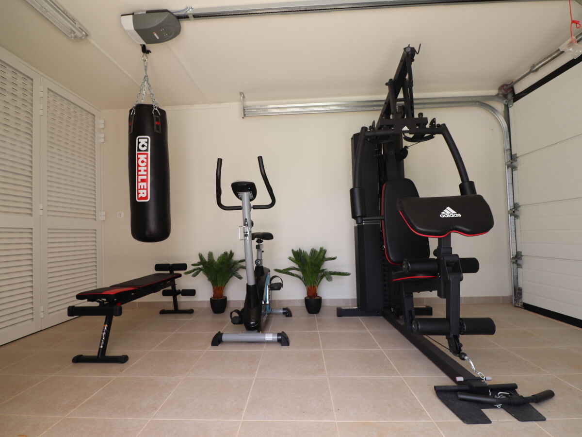 Ihr Fitnessraum in der Garage - fast outdoor