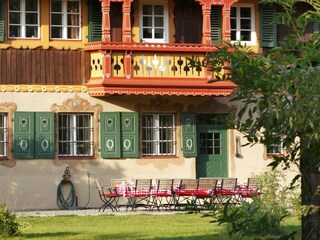 Terrasse und Garten mit Platz für 20 Personen