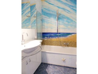 Badezimmer mit Wanne