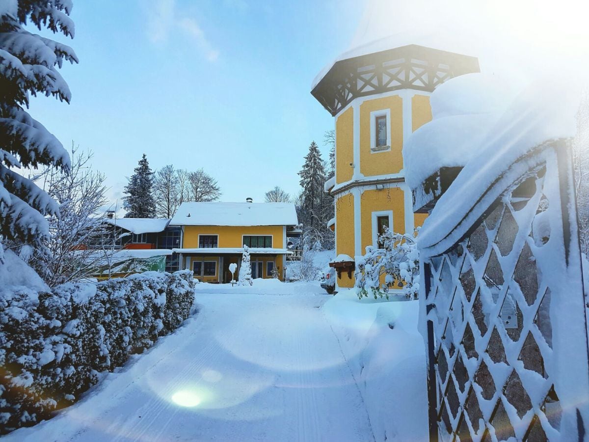 Winterbild Haus Herzogenberg