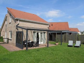 Scheldeveste 240 teil vom Garten und überdachte Terasse
