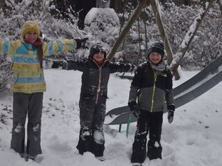 Kinder im Schnee
