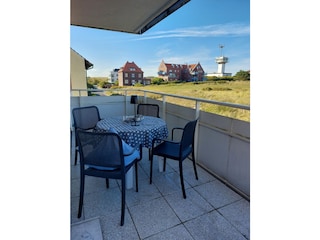 Balkon mit Blick zur Dünenlandschaft