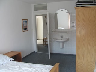 Schlafzimmer 11-32-10