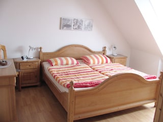 Schlafzimmer 11-32-25