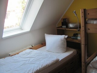 2tes Schlafzimmer 39-20-01