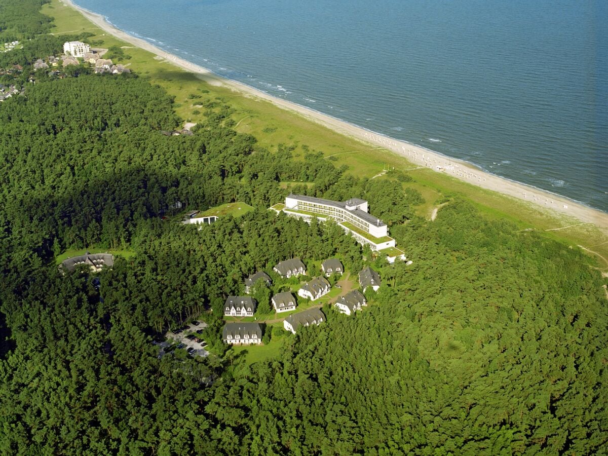 Hotelpark im Strandhotel Fischland