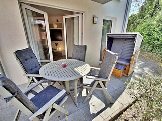 Terrasse mit Strandkorb