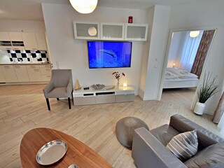 Wohnbereich mit Zugang zur Terrasse