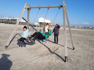 Schaukeln am Strand