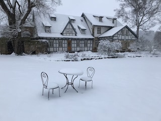 Das Anwesen im Winterkleid