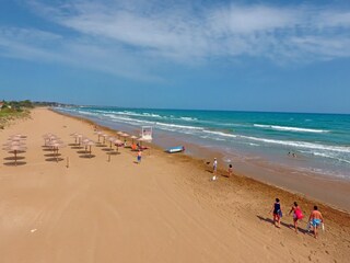 Kilometerlanger Sandstrand von Pozzallo