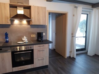 Küchenzeile mit Spülmaschine