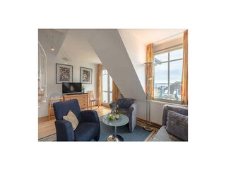 Sitzgruppe mit TV (32'' HD-Bildschirm) und Bluray