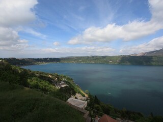 Der nahe See: Lago di Albano