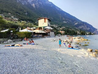 Badestrand von Gargnano mit Fontanelle Park