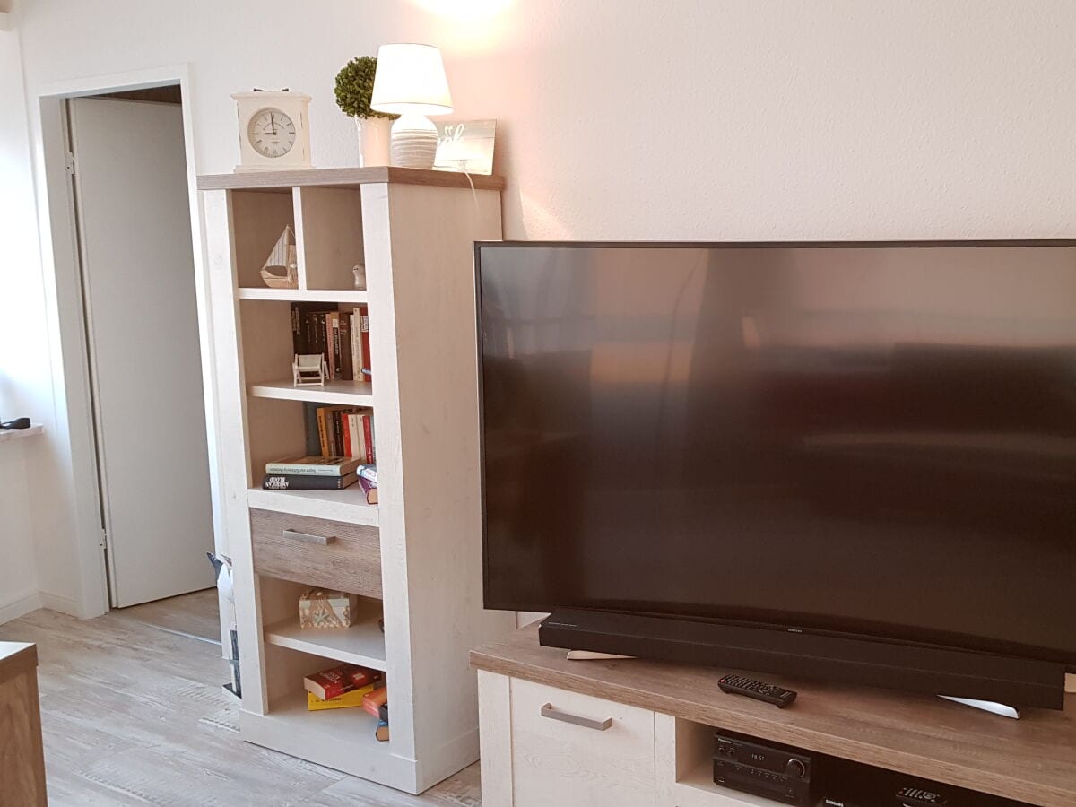 WZ/Smart-TV mit Soundbar