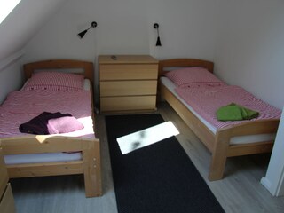 Schlafzimmer 2