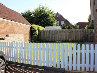 komplett eingezäunter Garten