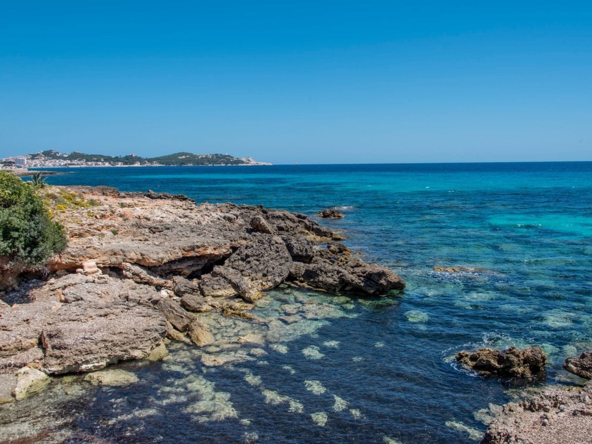 Blick auf Hafen Cala Rajada