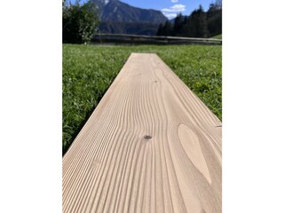 Fußboden und Einrichtung aus massivem Tannenholz…