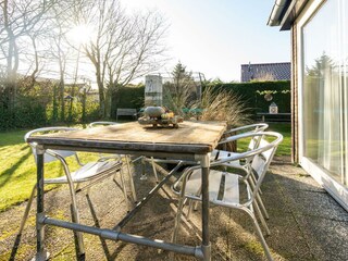 Die Terrasse mit Gartengruppe