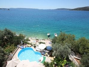 Holiday apartment Tip 6+1 - Seget Vranjica - image1