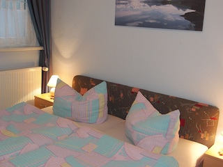 Zweites Schlafzimmer mit extra-großen Betten
