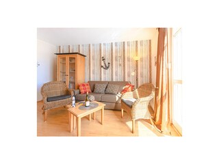 Sitzgruppe und Wohnzimmerschrank
