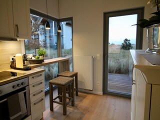 Küche mit Austritt auf Terrasse