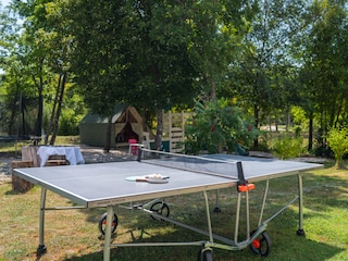 Tischfußball und Badminton