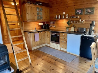 Voll ausgestattete Küche