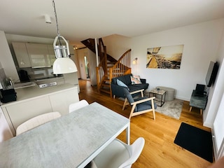 Essbereich und Wohnzimmer