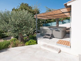 Jacuzzi and outdoor shower