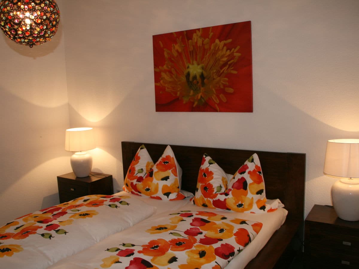 Schlafzimmer 1