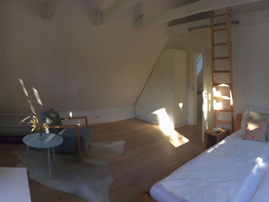 Ferienhaus johannisnest, halbinsel eiderstedt, poppenbüll frau ... Schlafzimmer unterm dach