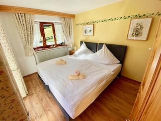 2. Schlafzimmer m. Balkonzugang