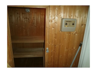 1. OG: Sauna mit Regler