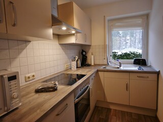 moderne Küche mit Geschirrspüler