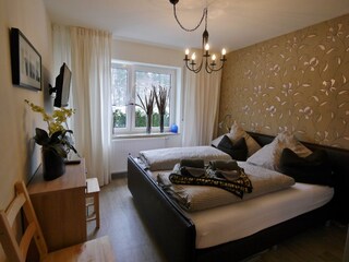 Schlafzimmer mit TV