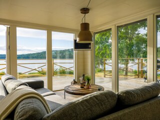 Mit Traumhaftem Seeblick aus dem Wohnzimmer