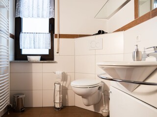 Badezimmer im Erdgeschoss