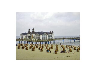 Seebrücke mit SStrandkörben