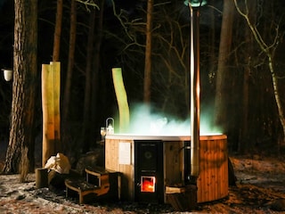 Winterliche Nacht am HotTub