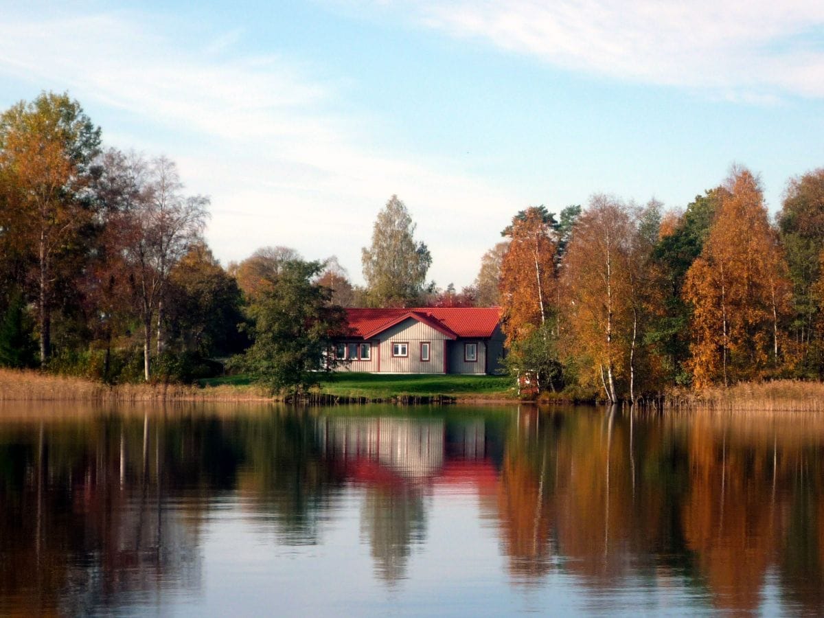 Ferienahus schweden am see (Ein schöner Tag im Herbst )