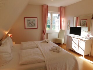 Schlafzimmer 2 mit Doppelbett