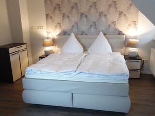 Schlafzimmer oben 3c