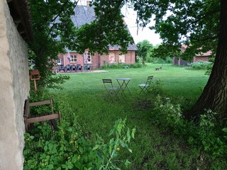 Garten vom Backhaus aus gesehen