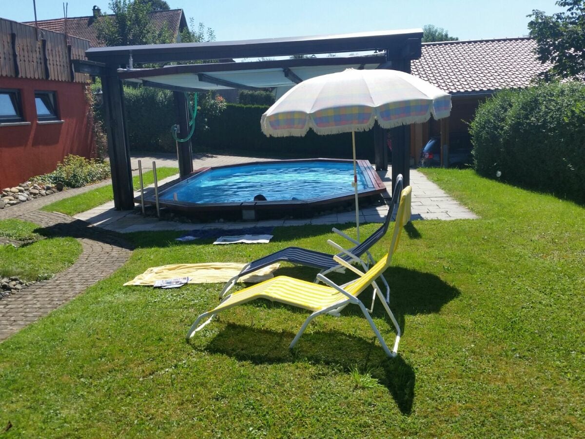 Der Pool lädt ein